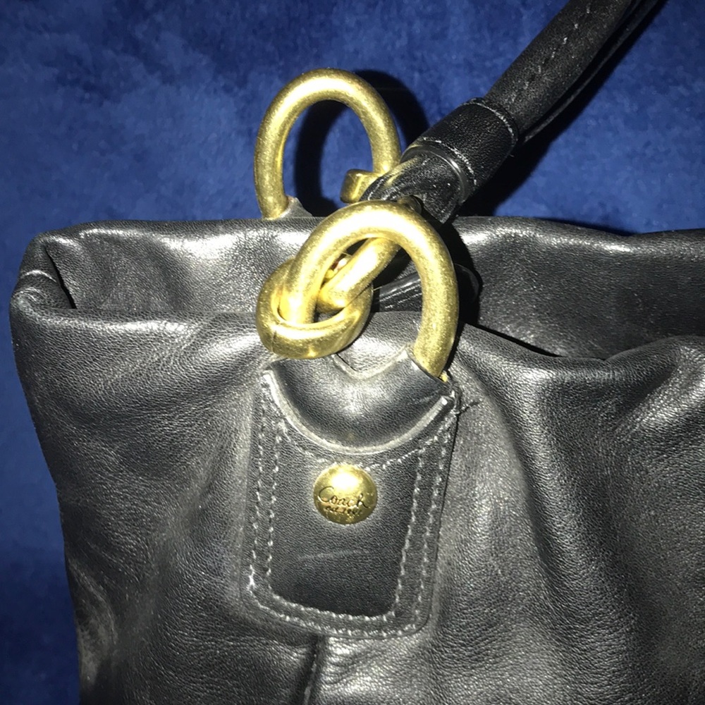 Coach leather black shoulder bag. - Picture 5 of 6